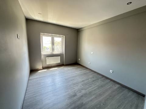 Apartamento T3 - Junto à Rotunda Europa