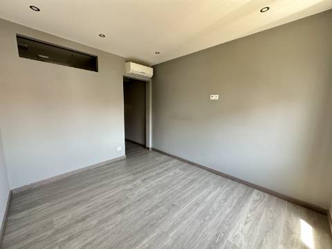 Apartamento T3 - Junto à Rotunda Europa