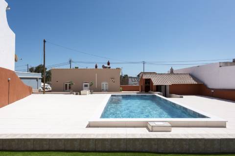 Moradia T3 com Piscina remodelada com gosto e qualidade