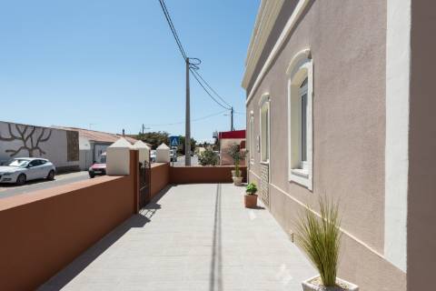 Moradia T3 com Piscina remodelada com gosto e qualidade