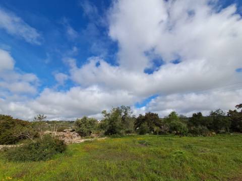 Terreno com Projeto Aprovado - Loulé
| Projeto para Moradia Térrea T3+1