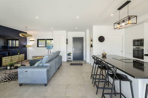 Moderna Moradia Térrea T3 com Anexo e Piscina perto Moncarapacho