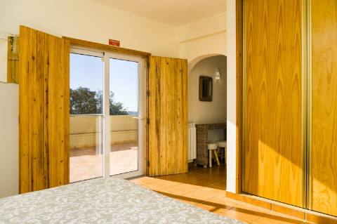 Propriedade Estilo Quinta Recém-Construída em Ambiente Rural Perto de Loulé