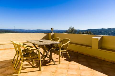 Propriedade Estilo Quinta Recém-Construída em Ambiente Rural Perto de Loulé