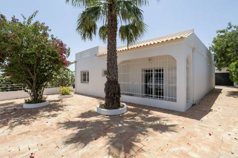 Bela propriedade com potencial de ampliação - Vale Telheiro , Loulé