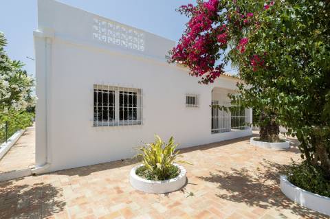 Bela propriedade com potencial de ampliação - Vale Telheiro , Loulé