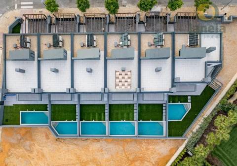 Moradias de Luxo T4 com piscina e fantásticas vistas sobre a Ria Formosa.