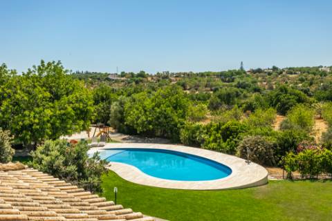 Boliqueime Moradia de Campo com 4+1 Quartos com18.350 m² de Terreno para Venda