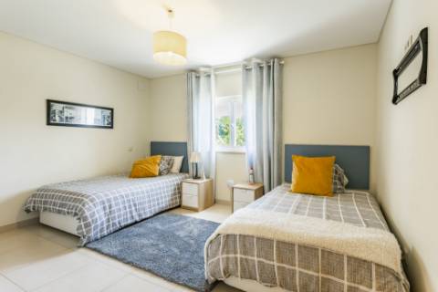 Boliqueime Moradia de Campo com 4+1 Quartos com18.350 m² de Terreno para Venda