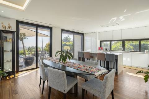 Fantástica moradia de Luxo de 4 quartos com vista mar