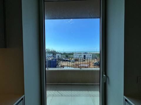 Apartamento T2 à beira-mar com vista para o mar no empreendimento Horizon Sea em Quarteira