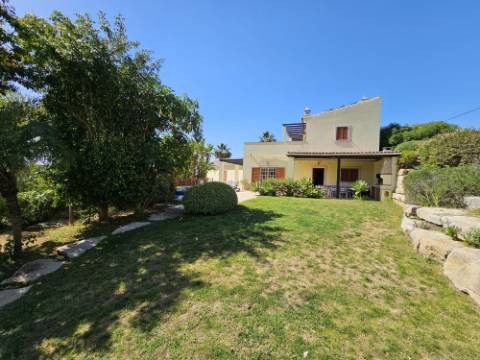 
Magnífica moradia de 4 quartos em Estoi, com vistas deslumbrantes e total privacidade.