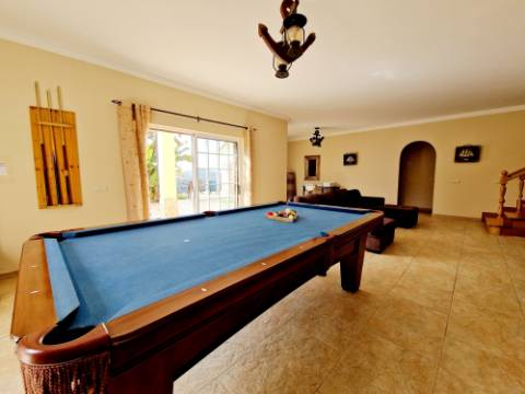 
Magnífica moradia de 4 quartos em Estoi, com vistas deslumbrantes e total privacidade.