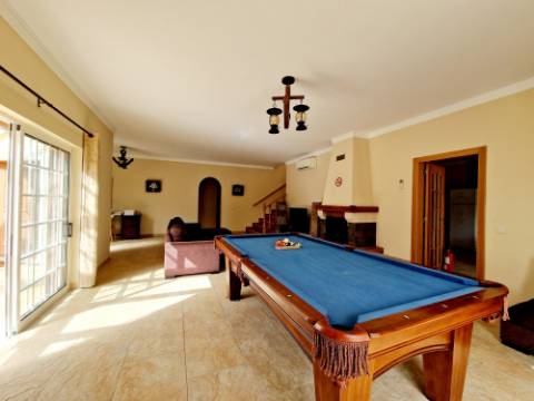 
Magnífica moradia de 4 quartos em Estoi, com vistas deslumbrantes e total privacidade.