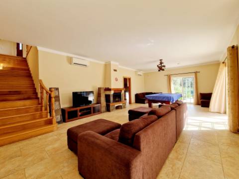 
Magnífica moradia de 4 quartos em Estoi, com vistas deslumbrantes e total privacidade.