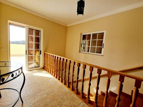 
Magnífica moradia de 4 quartos em Estoi, com vistas deslumbrantes e total privacidade.