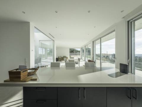 MORADIA 3 QUARTOS COM VISTA MAR PARA VENDA EM FARO