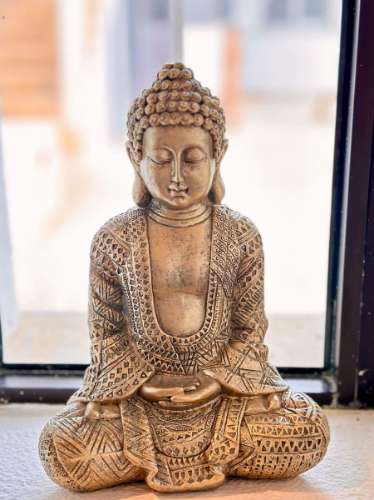 Magnifica moradia localizada perto de Santa Bárbara de Nexe com vistas deslumbrantes sobre o mar.