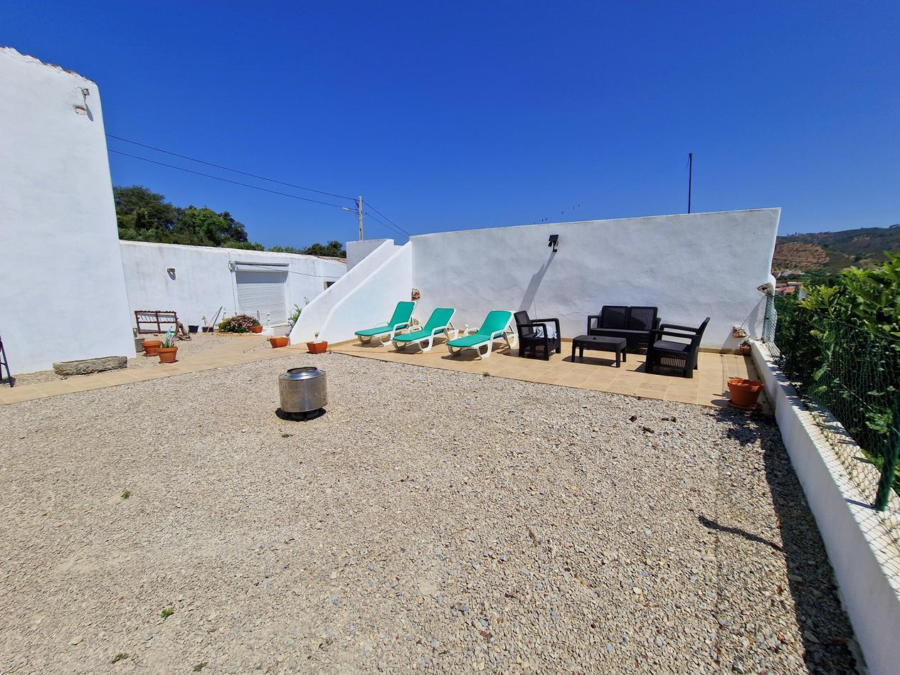 Moradia exclusiva com 7 quartos e anexos!