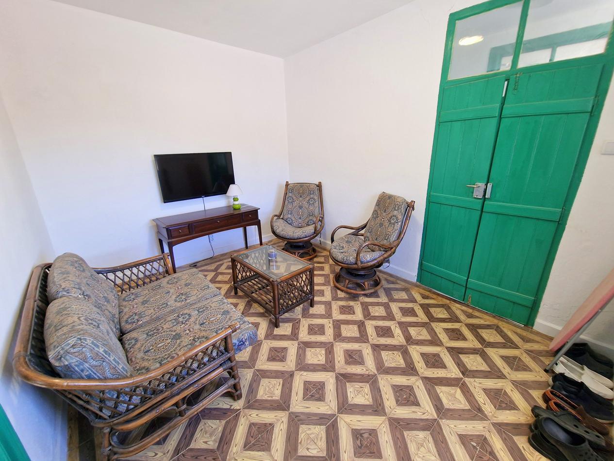 Moradia exclusiva com 7 quartos e anexos!