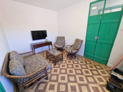 Moradia exclusiva com 7 quartos e anexos!