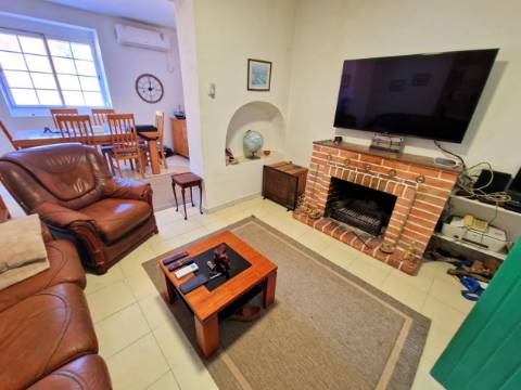 Moradia exclusiva com 7 quartos e anexos!