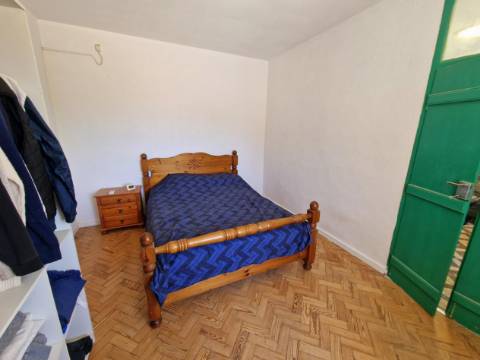 Moradia exclusiva com 7 quartos e anexos!