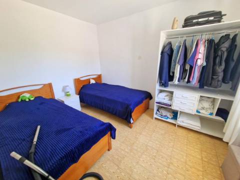 Moradia exclusiva com 7 quartos e anexos!