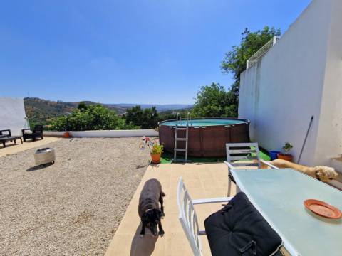 Moradia exclusiva com 7 quartos e anexos!