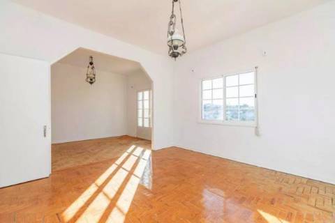 Moradia exclusiva com 7 quartos e anexos!