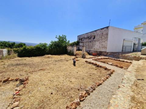 Moradia exclusiva com 7 quartos e anexos!