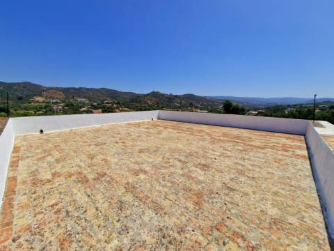 Moradia exclusiva com 7 quartos e anexos!