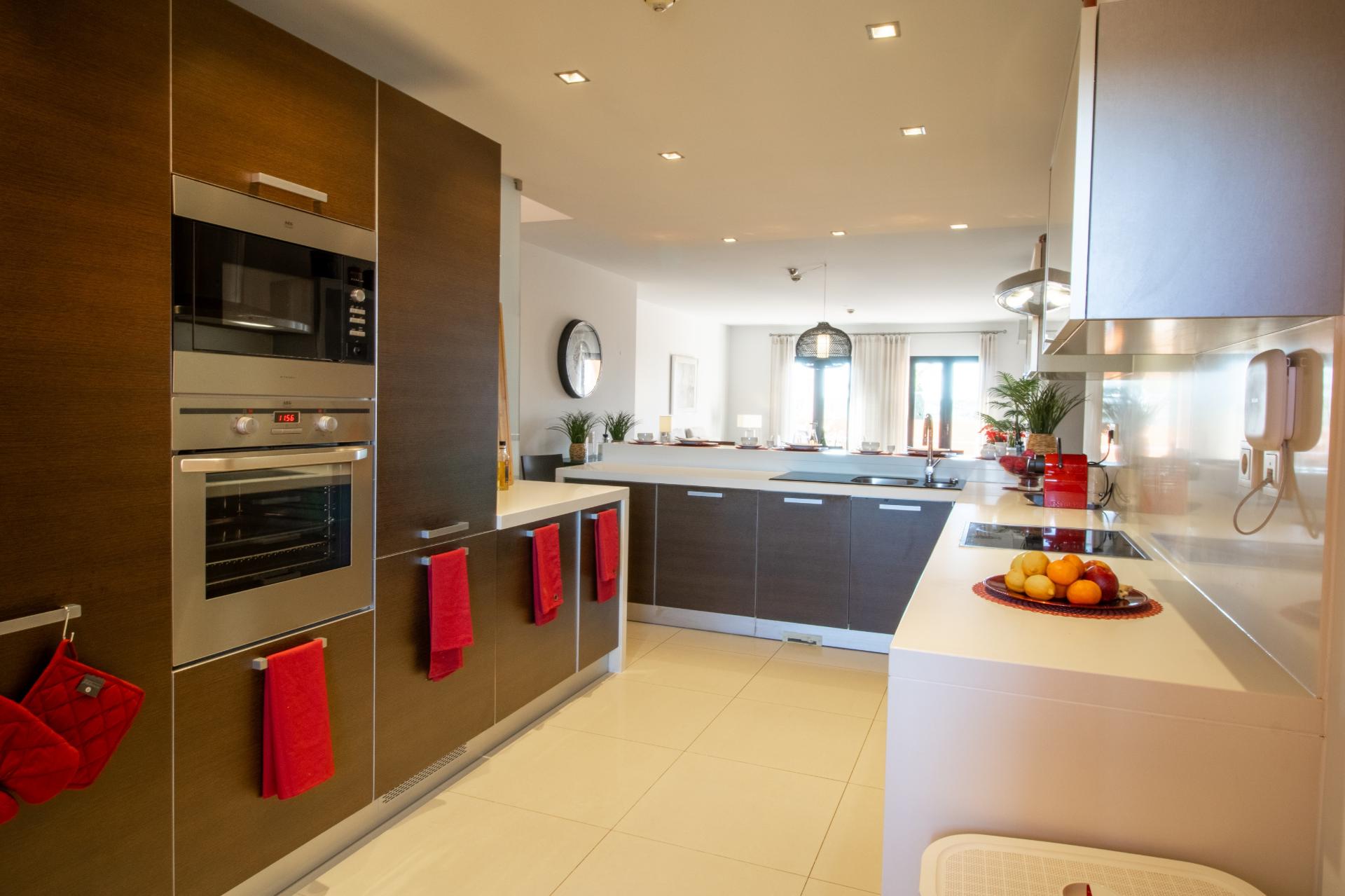 Apartamento Espaçoso de 3 quartos situado no prestigioso amendoeira golf resort