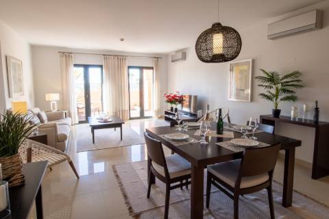 Apartamento Espaçoso de 3 quartos situado no prestigioso amendoeira golf resort