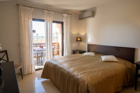 Apartamento Espaçoso de 3 quartos situado no prestigioso amendoeira golf resort