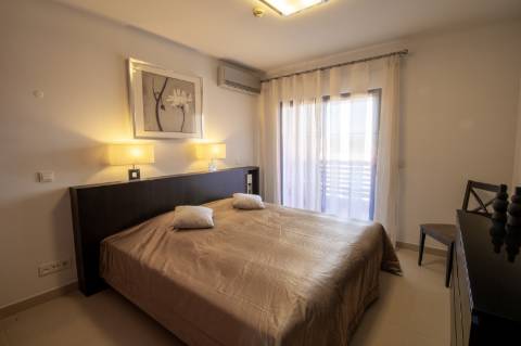 Apartamento Espaçoso de 3 quartos situado no prestigioso amendoeira golf resort