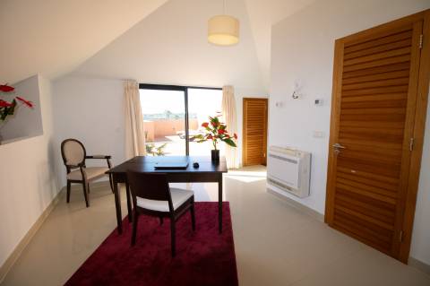 Apartamento Espaçoso de 3 quartos situado no prestigioso amendoeira golf resort