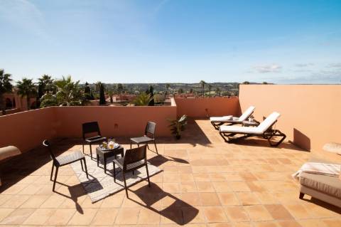 Apartamento Espaçoso de 3 quartos situado no prestigioso amendoeira golf resort