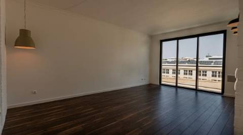 VENDIDA PELA 'TA MAISON DE RÊVE'

APARTMENTO RENOVADO T3 - CONDOMINIO SANTA MARIA - TAVIRA