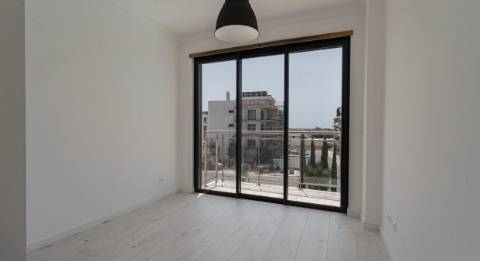 VENDIDA PELA 'TA MAISON DE RÊVE'

APARTMENTO RENOVADO T3 - CONDOMINIO SANTA MARIA - TAVIRA