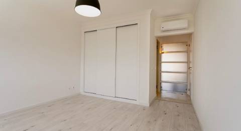 VENDIDA PELA 'TA MAISON DE RÊVE'

APARTMENTO RENOVADO T3 - CONDOMINIO SANTA MARIA - TAVIRA