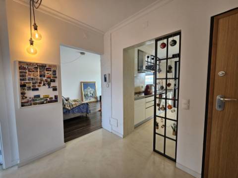 VENDIDA PELA 'TA MAISON DE RÊVE'

APARTMENTO RENOVADO T3 - CONDOMINIO SANTA MARIA - TAVIRA