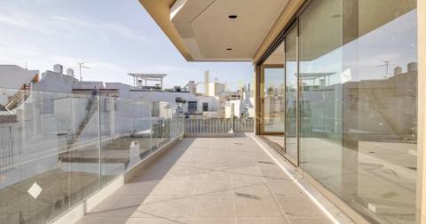 Luxuoso Apartamento T2 em Condomínio Privado no Centro de Alvor