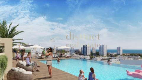 Luxuoso Apartamento T2 em Condomínio Privado no Centro de Alvor