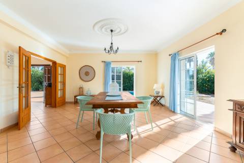 Moradia 4 quartos com piscina em Almancil