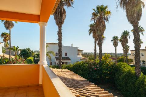 Moradia 4 quartos com piscina em Almancil