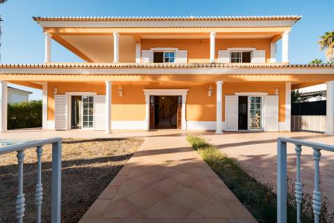 Moradia 4 quartos com piscina em Almancil