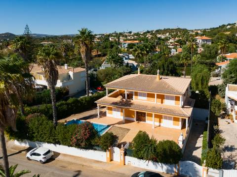 Moradia 4 quartos com piscina em Almancil