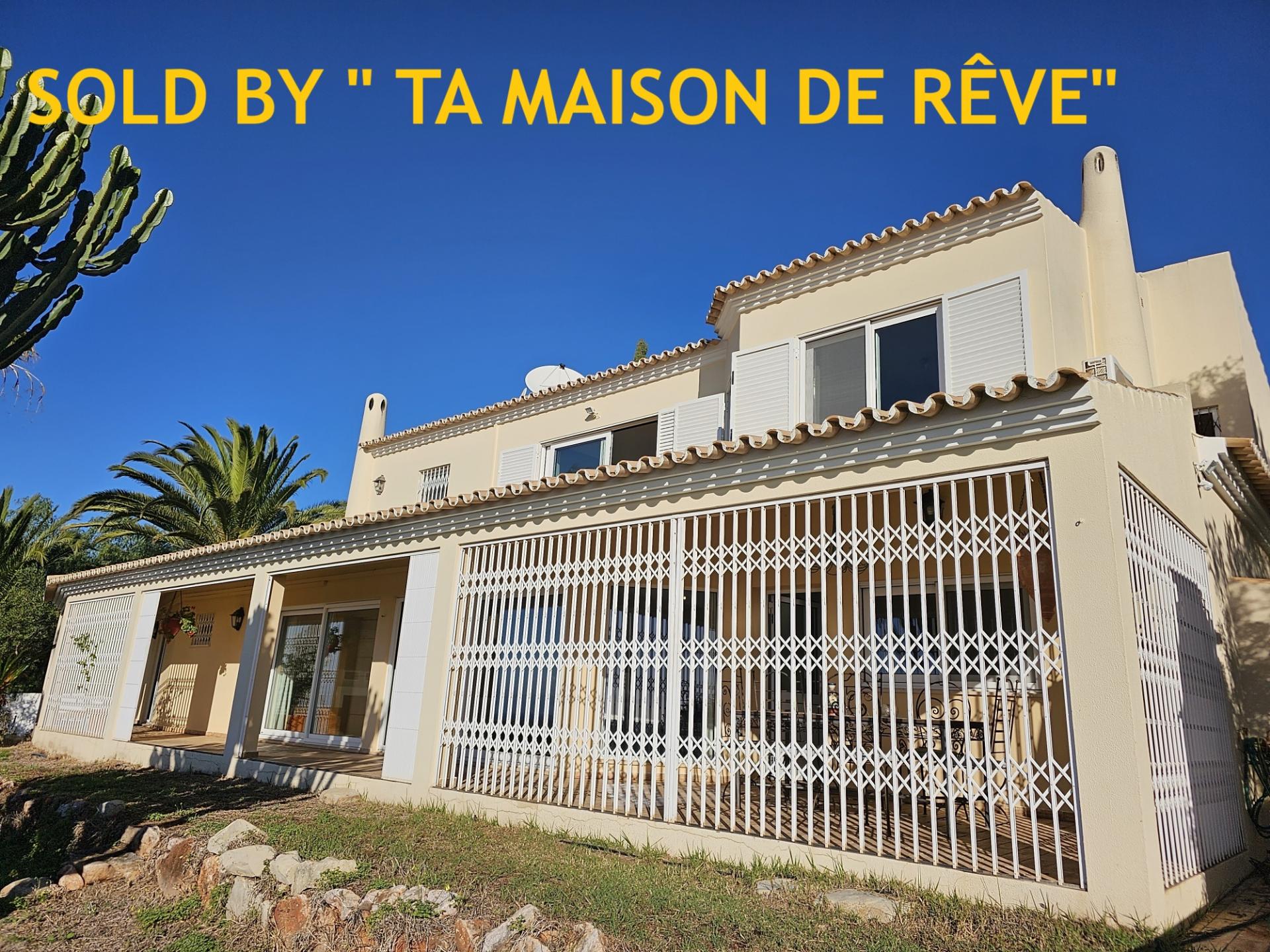 VENDIDA PELA 'TA MAISON DE RÊVE'