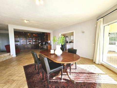 VENDIDA PELA 'TA MAISON DE RÊVE'